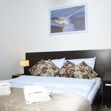 Ikar Z Wlasnym Ogrodkiem, Bardzo Blisko Morza *