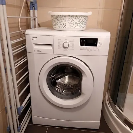 아파트 Ikar Z Wlasnym Ogrodkiem, Bardzo Blisko Morza 레왈