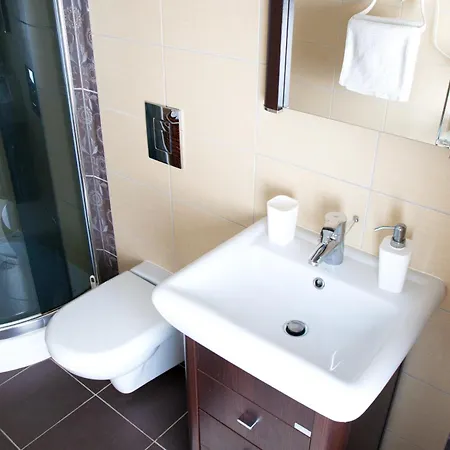 Ikar Z Wlasnym Ogrodkiem, Bardzo Blisko Morza 아파트