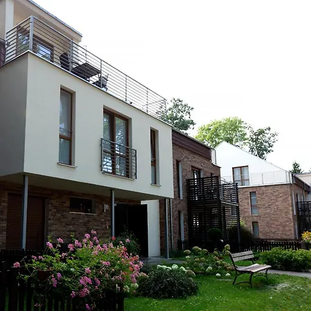 Ikar Z Wlasnym Ogrodkiem, Bardzo Blisko Morza 아파트 레왈