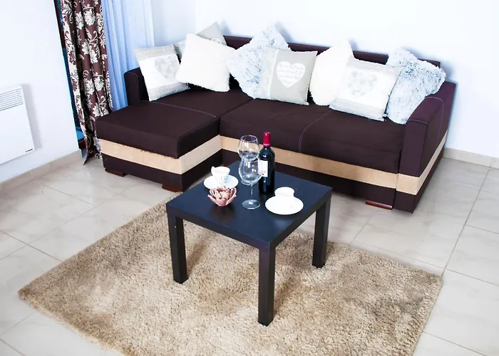 Ikar Z Wlasnym Ogrodkiem, Bardzo Blisko Morza